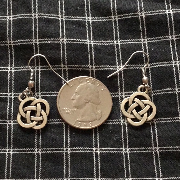 French knot earrings - Picture 3 of 3